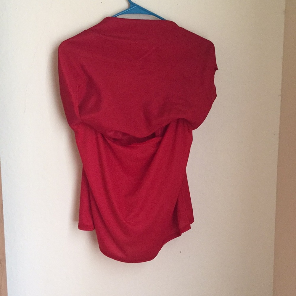 Red blouse - Picture 6 of 7